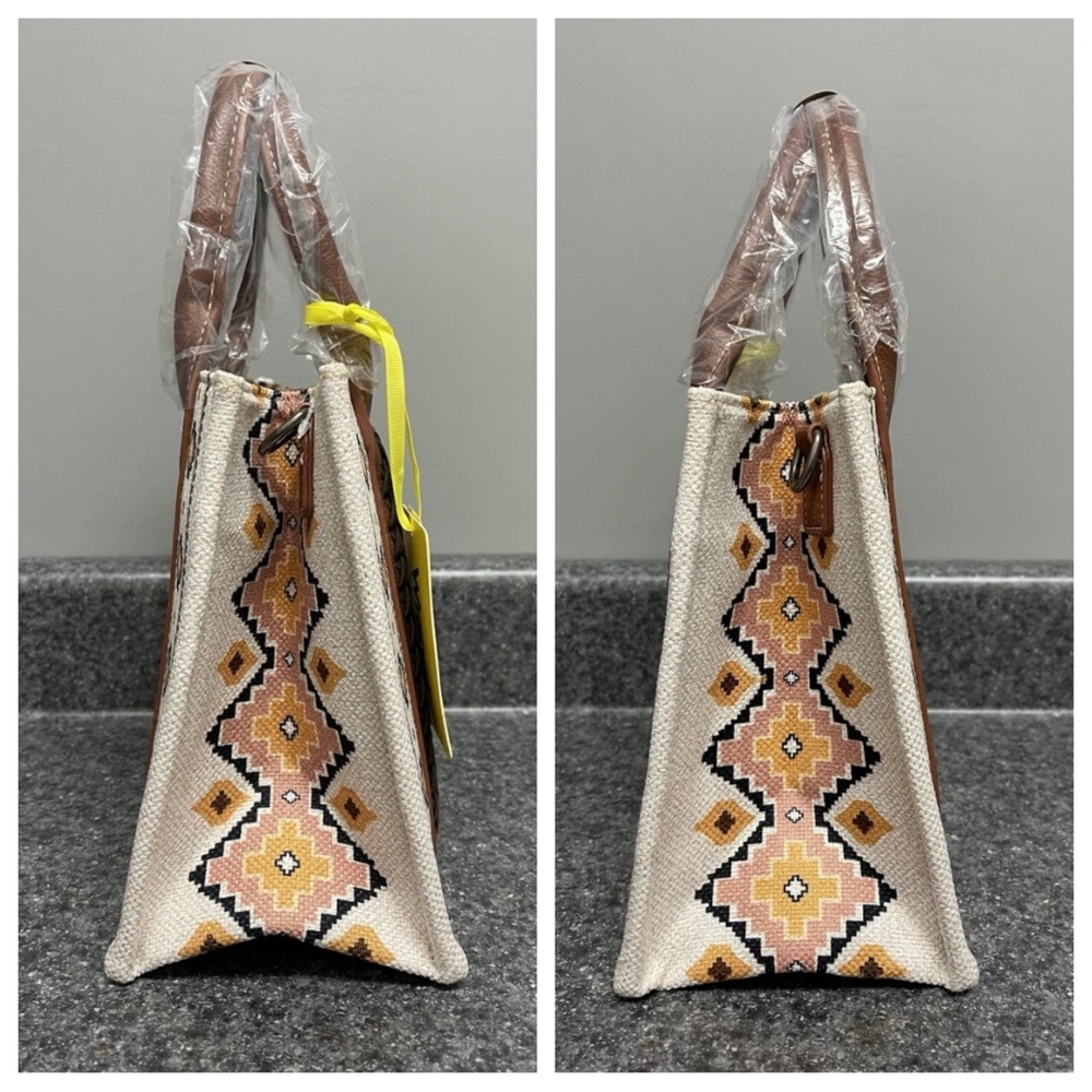 NWT! Wrangler Cream Aztec/Southwestern
Tote Handbag, Crossbody and Storage Bag - Picture 9 of 12